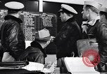 Image pilotes de la Marine américaine étant informé Honolulu Hawaii USA, 1942, de la seconde 22 séquences d'archives historiques vidéo 65675037189