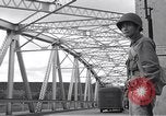 Image US Army sur un pont sentry Honolulu Hawaii USA, 1942, de la seconde 18 séquences d'archives historiques vidéo 65675037191