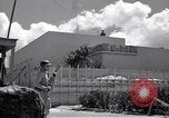 Standbild Sicherheit in Honolulu nach Pearl Harbor Angriff Honolulu Hawaii USA, 1941, aus Sekunde 11 historischem Filmmaterial Videoclip 65675037192