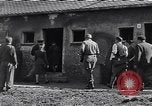 Image Les généraux des Forces alliées visiter déplacées camp DP Wolfratshausen Allemagne, 1945, de la seconde 9 séquences d'archives historiques vidéo 65675037193
