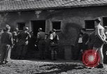 Image Les généraux des Forces alliées visiter déplacées camp DP Wolfratshausen Allemagne, 1945, de la seconde 13 séquences d'archives historiques vidéo 65675037193