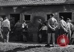 Image Les généraux des Forces alliées visiter déplacées camp DP Wolfratshausen Allemagne, 1945, de la seconde 15 séquences d'archives historiques vidéo 65675037193