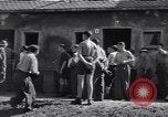 Image Les généraux des Forces alliées visiter déplacées camp DP Wolfratshausen Allemagne, 1945, de la seconde 16 séquences d'archives historiques vidéo 65675037193