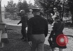 Image Les généraux des Forces alliées visiter déplacées camp DP Wolfratshausen Allemagne, 1945, de la seconde 18 séquences d'archives historiques vidéo 65675037193