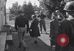 Image Les généraux des Forces alliées visiter déplacées camp DP Wolfratshausen Allemagne, 1945, de la seconde 20 séquences d'archives historiques vidéo 65675037193