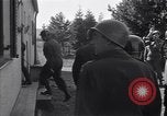 Image Les généraux des Forces alliées visiter déplacées camp DP Wolfratshausen Allemagne, 1945, de la seconde 27 séquences d'archives historiques vidéo 65675037193