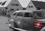 Image Les généraux des Forces alliées visiter déplacées camp DP Wolfratshausen Allemagne, 1945, de la seconde 41 séquences d'archives historiques vidéo 65675037193