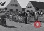 Image Les généraux des Forces alliées visiter déplacées camp DP Wolfratshausen Allemagne, 1945, de la seconde 43 séquences d'archives historiques vidéo 65675037193