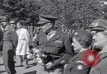 Image Les généraux des Forces alliées visiter déplacées camp DP Wolfratshausen Allemagne, 1945, de la seconde 56 séquences d'archives historiques vidéo 65675037193