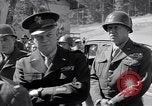 Image généraux des Forces alliées Wolfratshausen Allemagne, 1945, de la seconde 41 séquences d'archives historiques vidéo 65675037194