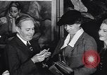 Standbild First Lady Frau Franklin D Roosevelt New York United States USA, 1938, aus Sekunde 31 historischem Filmmaterial Videoclip 65675037206