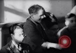 Image des enfants juifs réfugiés allemand Harwich en Angleterre, 1938, de la seconde 27 séquences d'archives historiques vidéo 65675037220