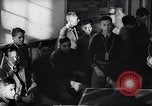 Image des enfants juifs réfugiés allemand Harwich en Angleterre, 1938, de la seconde 35 séquences d'archives historiques vidéo 65675037220