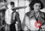 Image des enfants juifs réfugiés allemand Harwich en Angleterre, 1938, de la seconde 53 séquences d'archives historiques vidéo 65675037220