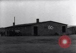 Standbild NS-Konzentrationslager Ludwigslust Deutschland, 1945, aus Sekunde 15 historischem Filmmaterial Videoclip 65675037227