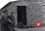 Standbild NS-Konzentrationslager Ludwigslust Deutschland, 1945, aus Sekunde 21 historischem Filmmaterial Videoclip 65675037227
