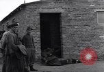 Standbild NS-Konzentrationslager Ludwigslust Deutschland, 1945, aus Sekunde 22 historischem Filmmaterial Videoclip 65675037227
