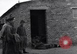 Standbild NS-Konzentrationslager Ludwigslust Deutschland, 1945, aus Sekunde 24 historischem Filmmaterial Videoclip 65675037227
