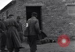Standbild NS-Konzentrationslager Ludwigslust Deutschland, 1945, aus Sekunde 28 historischem Filmmaterial Videoclip 65675037227