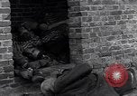 Standbild NS-Konzentrationslager Ludwigslust Deutschland, 1945, aus Sekunde 30 historischem Filmmaterial Videoclip 65675037227