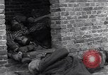 Standbild NS-Konzentrationslager Ludwigslust Deutschland, 1945, aus Sekunde 34 historischem Filmmaterial Videoclip 65675037227