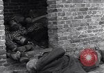 Standbild NS-Konzentrationslager Ludwigslust Deutschland, 1945, aus Sekunde 37 historischem Filmmaterial Videoclip 65675037227