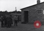 Standbild NS-Konzentrationslager Ludwigslust Deutschland, 1945, aus Sekunde 49 historischem Filmmaterial Videoclip 65675037227