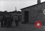 Standbild NS-Konzentrationslager Ludwigslust Deutschland, 1945, aus Sekunde 50 historischem Filmmaterial Videoclip 65675037227