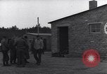 Standbild NS-Konzentrationslager Ludwigslust Deutschland, 1945, aus Sekunde 51 historischem Filmmaterial Videoclip 65675037227