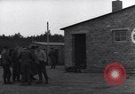 Standbild NS-Konzentrationslager Ludwigslust Deutschland, 1945, aus Sekunde 52 historischem Filmmaterial Videoclip 65675037227