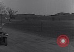Standbild deutsche militärische Fahrzeuge Neumark Tschechoslowakei, 1945, aus Sekunde 5 historischem Filmmaterial Videoclip 65675037234