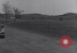 Standbild deutsche militärische Fahrzeuge Neumark Tschechoslowakei, 1945, aus Sekunde 12 historischem Filmmaterial Videoclip 65675037234
