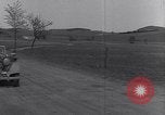 Standbild deutsche militärische Fahrzeuge Neumark Tschechoslowakei, 1945, aus Sekunde 13 historischem Filmmaterial Videoclip 65675037234