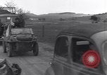 Standbild deutsche militärische Fahrzeuge Neumark Tschechoslowakei, 1945, aus Sekunde 24 historischem Filmmaterial Videoclip 65675037234