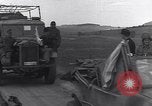 Standbild deutsche militärische Fahrzeuge Neumark Tschechoslowakei, 1945, aus Sekunde 28 historischem Filmmaterial Videoclip 65675037234