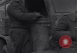 Standbild deutsche militärische Fahrzeuge Neumark Tschechoslowakei, 1945, aus Sekunde 33 historischem Filmmaterial Videoclip 65675037234