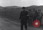 Standbild deutsche militärische Fahrzeuge Neumark Tschechoslowakei, 1945, aus Sekunde 36 historischem Filmmaterial Videoclip 65675037234