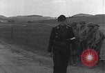 Standbild deutsche militärische Fahrzeuge Neumark Tschechoslowakei, 1945, aus Sekunde 37 historischem Filmmaterial Videoclip 65675037234