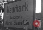 Standbild deutsche militärische Fahrzeuge Neumark Tschechoslowakei, 1945, aus Sekunde 42 historischem Filmmaterial Videoclip 65675037234