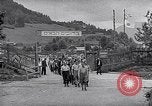 Standbild vertriebene Camp Admont Österreich, 1946, aus Sekunde 16 historischem Filmmaterial Videoclip 65675037241