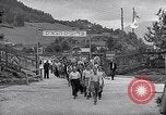 Standbild vertriebene Camp Admont Österreich, 1946, aus Sekunde 18 historischem Filmmaterial Videoclip 65675037241