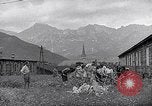 Standbild vertriebene Camp Admont Österreich, 1946, aus Sekunde 27 historischem Filmmaterial Videoclip 65675037241