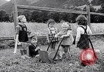 Immagine di UNRRA sfollati camp Admont Austria, 1946, secondo 30 filmato di repertorio 65675037242