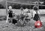 Immagine di UNRRA sfollati camp Admont Austria, 1946, secondo 33 filmato di repertorio 65675037242