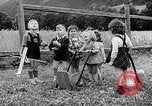 Immagine di UNRRA sfollati camp Admont Austria, 1946, secondo 35 filmato di repertorio 65675037242