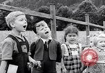 Immagine di UNRRA sfollati camp Admont Austria, 1946, secondo 39 filmato di repertorio 65675037242