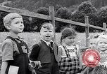 Immagine di UNRRA sfollati camp Admont Austria, 1946, secondo 44 filmato di repertorio 65675037242