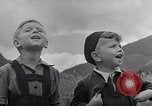 Immagine di UNRRA sfollati camp Admont Austria, 1946, secondo 53 filmato di repertorio 65675037242