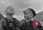 Immagine di UNRRA sfollati camp Admont Austria, 1946, secondo 57 filmato di repertorio 65675037242