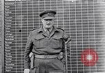 Standbild Belsen Konzentrationslager Niedersachsen Deutschland, 1945, aus Sekunde 17 historischem Filmmaterial Videoclip 65675037243